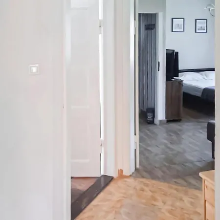 בית נופש 5 Bedroom Awesome In Darlowko *