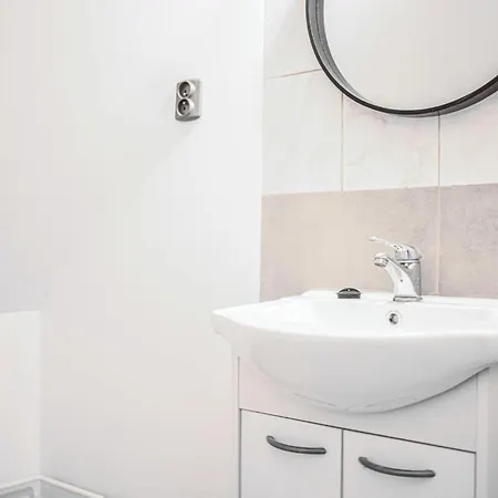 5 Bedroom Awesome In Darlowko בית נופש דארלובו